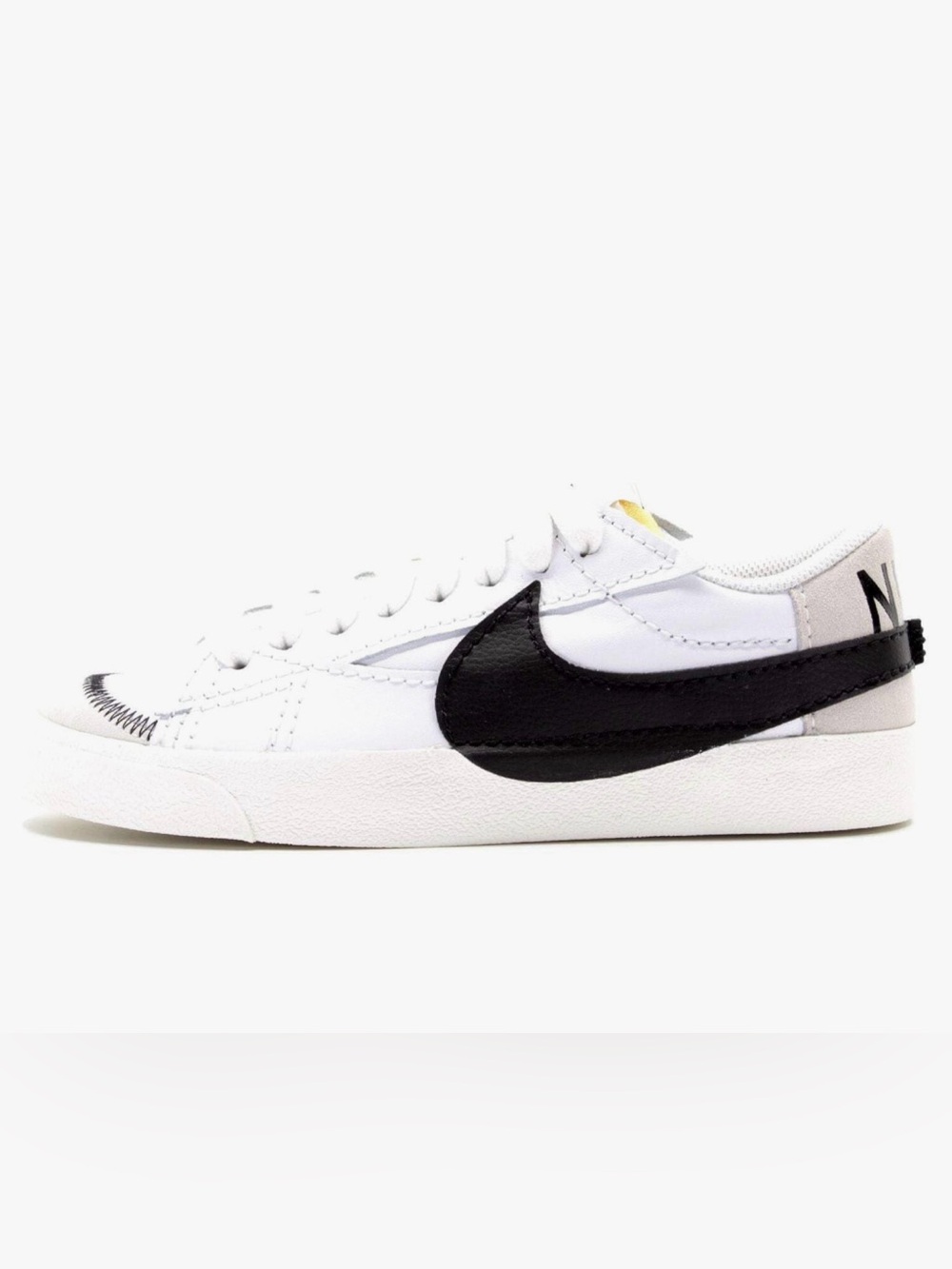 Nike Men’s White and Black Low-Top Sneakers